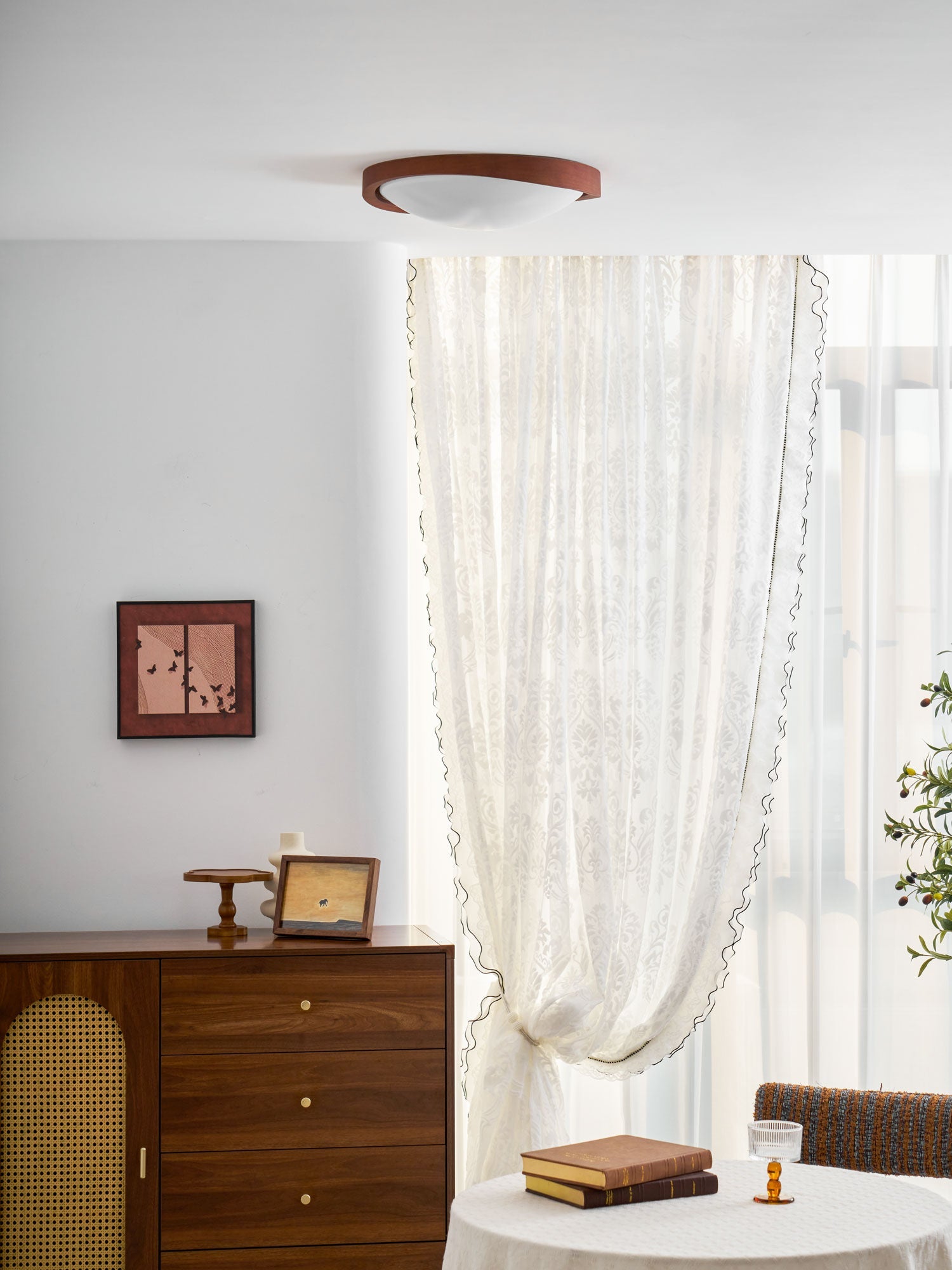 Plafonnier minimaliste Navravina