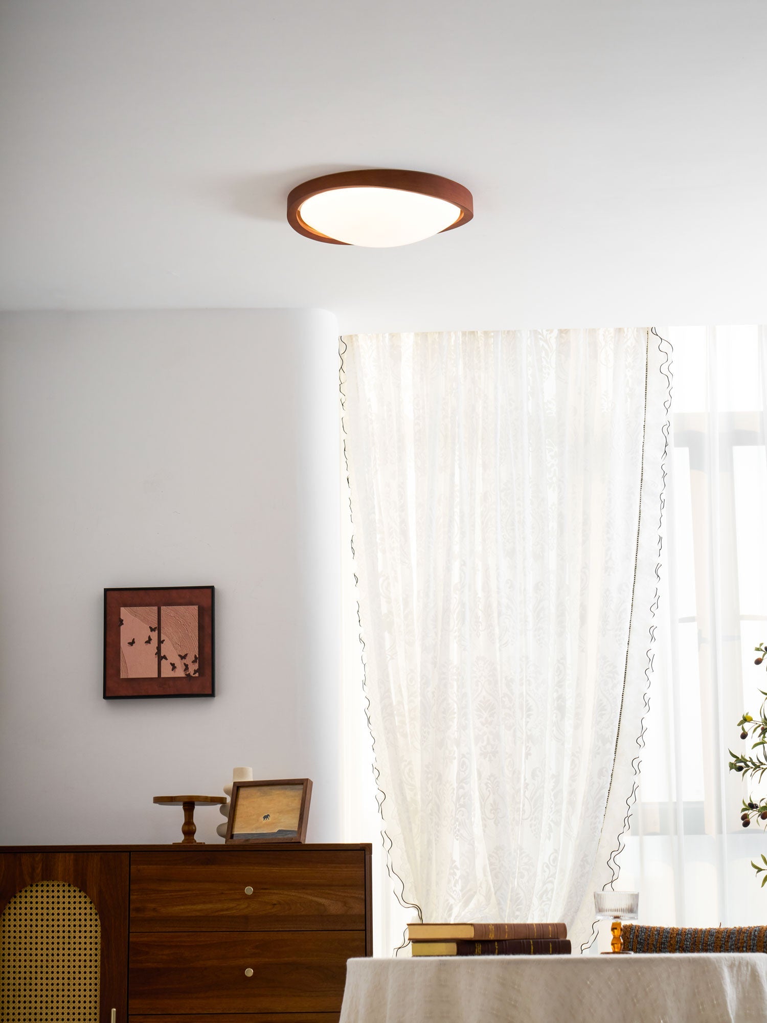 Plafonnier minimaliste Navravina