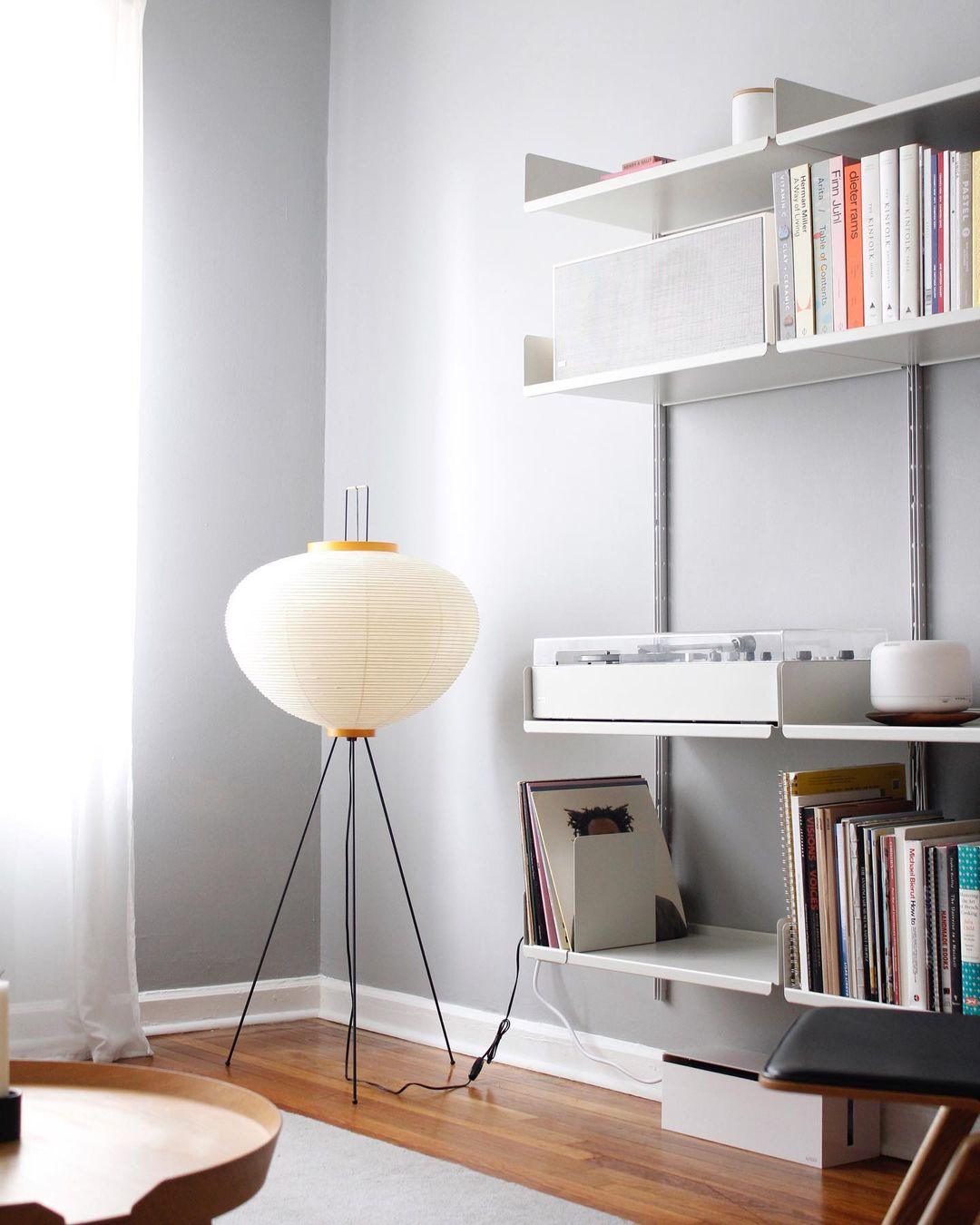 Lampadaire sculptural Taellella