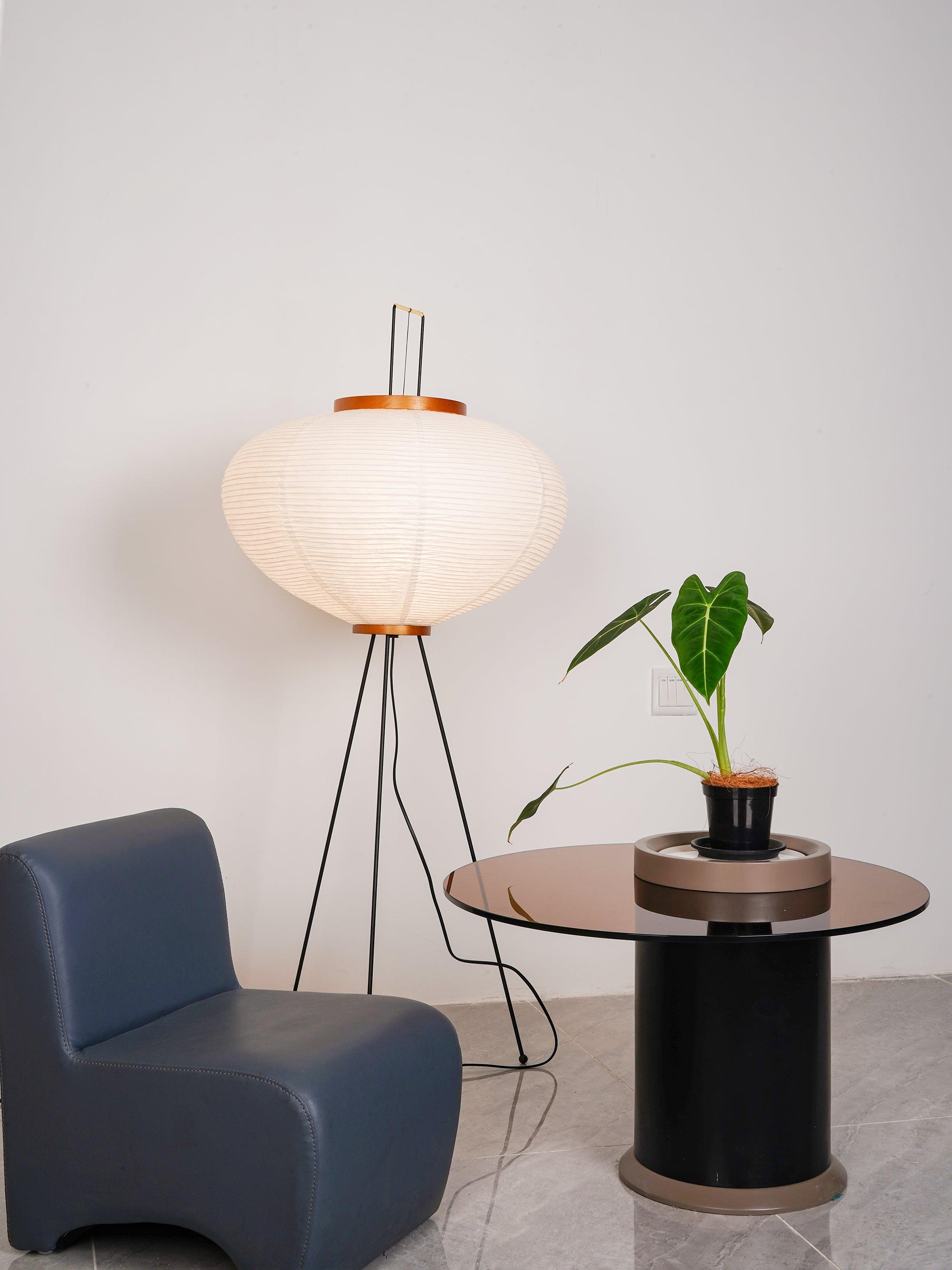 Lampadaire sculptural Taellella