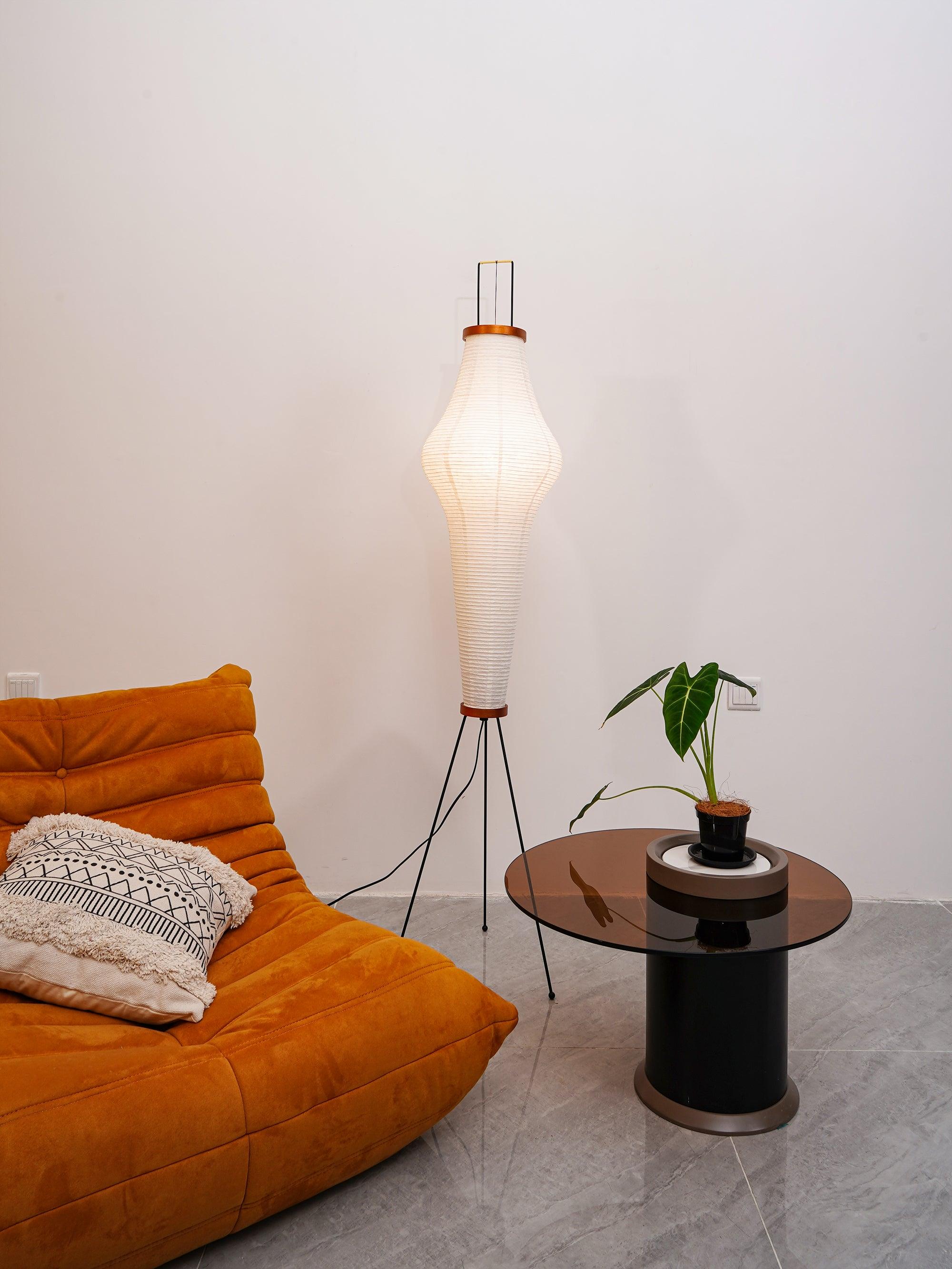 Lampadaire sculptural Taellella