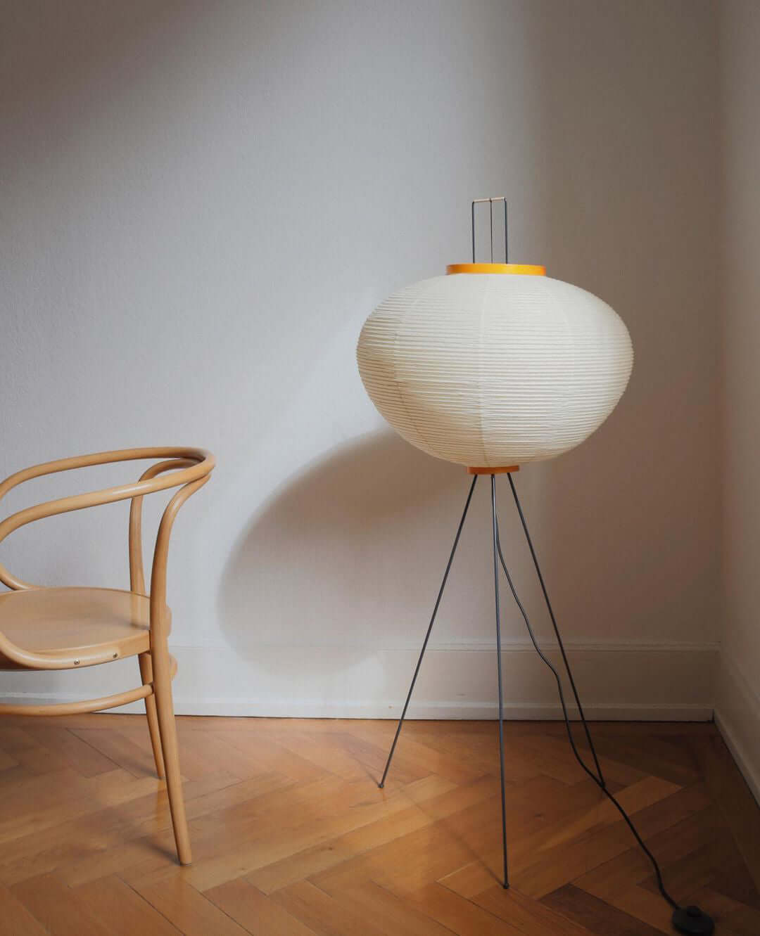 Lampadaire sculptural Taellella