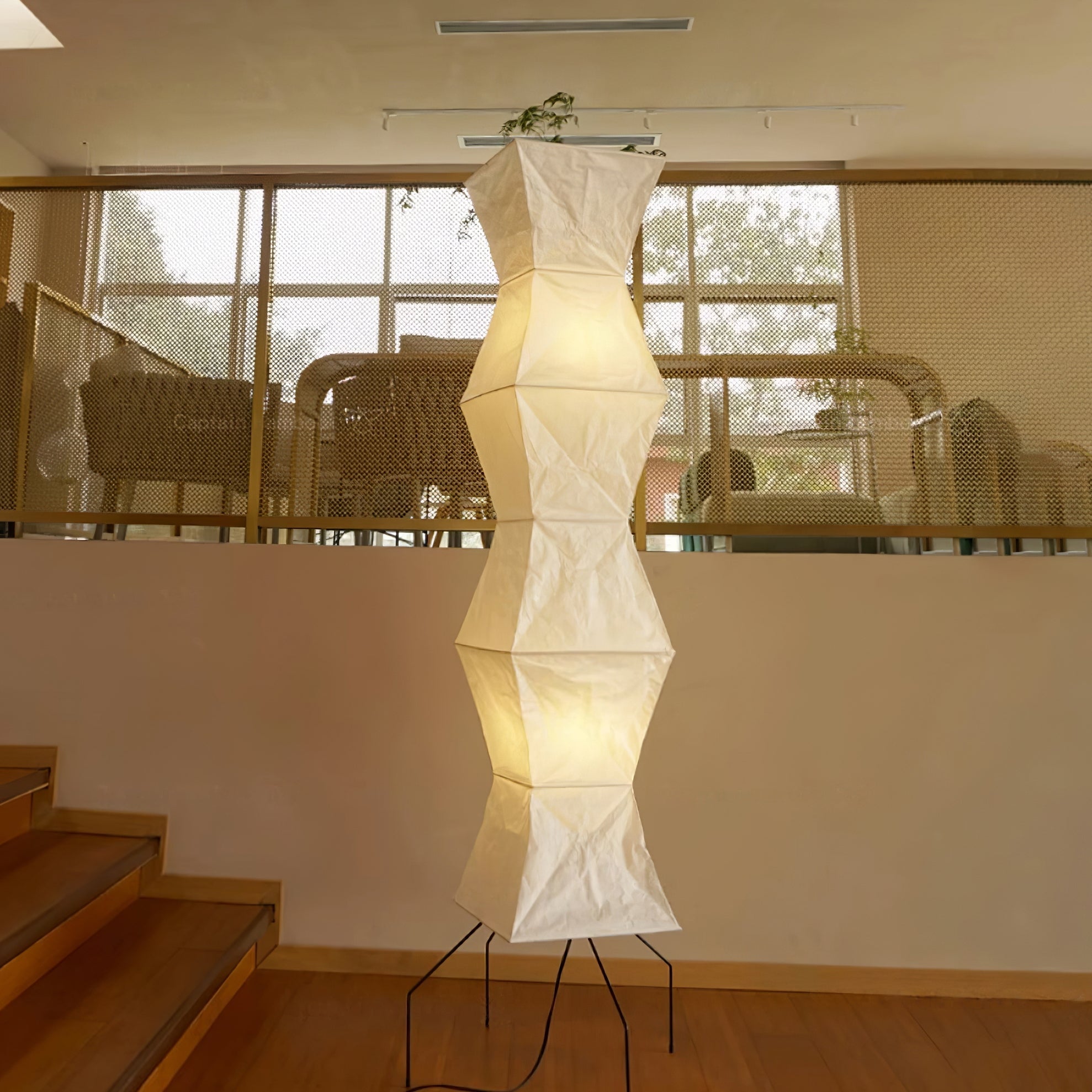 Lampadaire sculptural Taellella