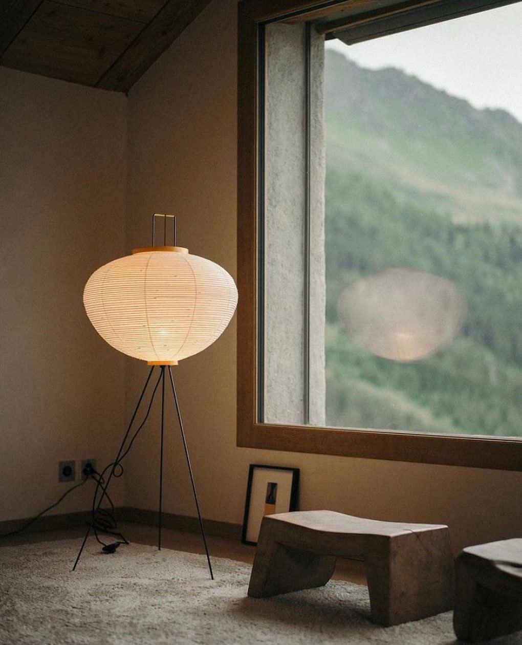 Lampadaire sculptural Taellella