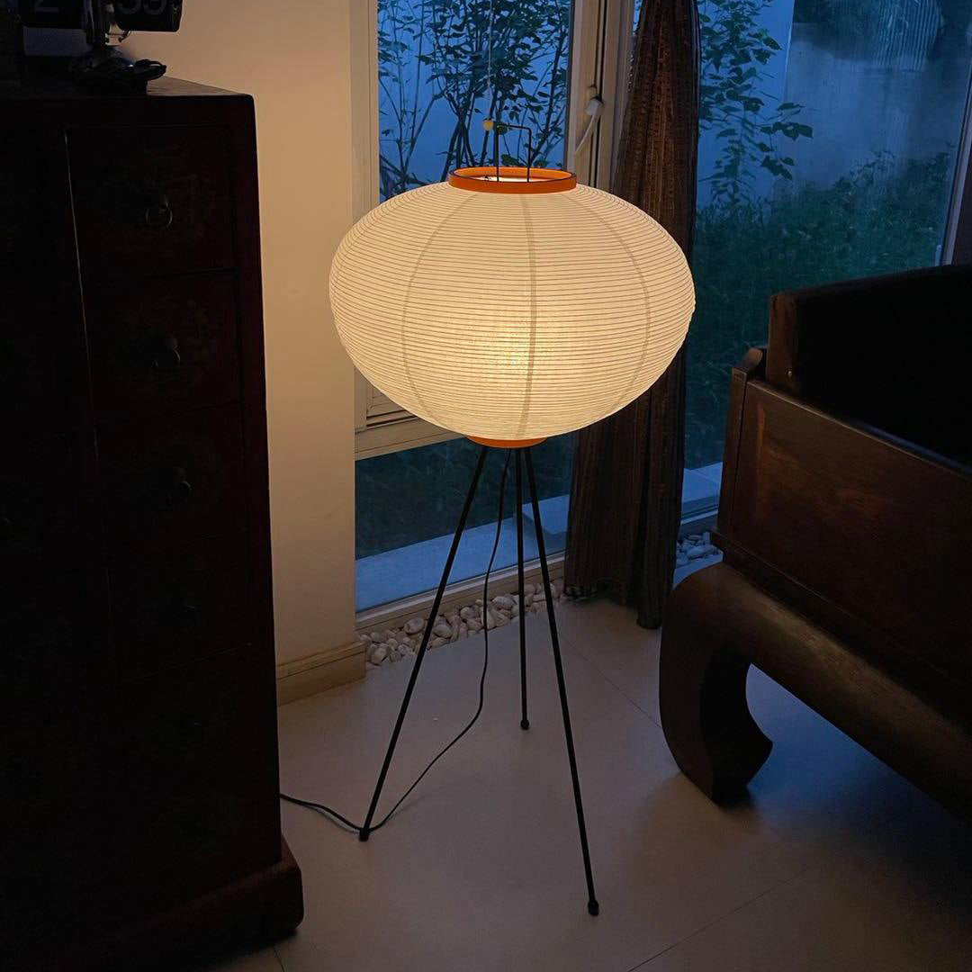 Lampadaire sculptural Taellella