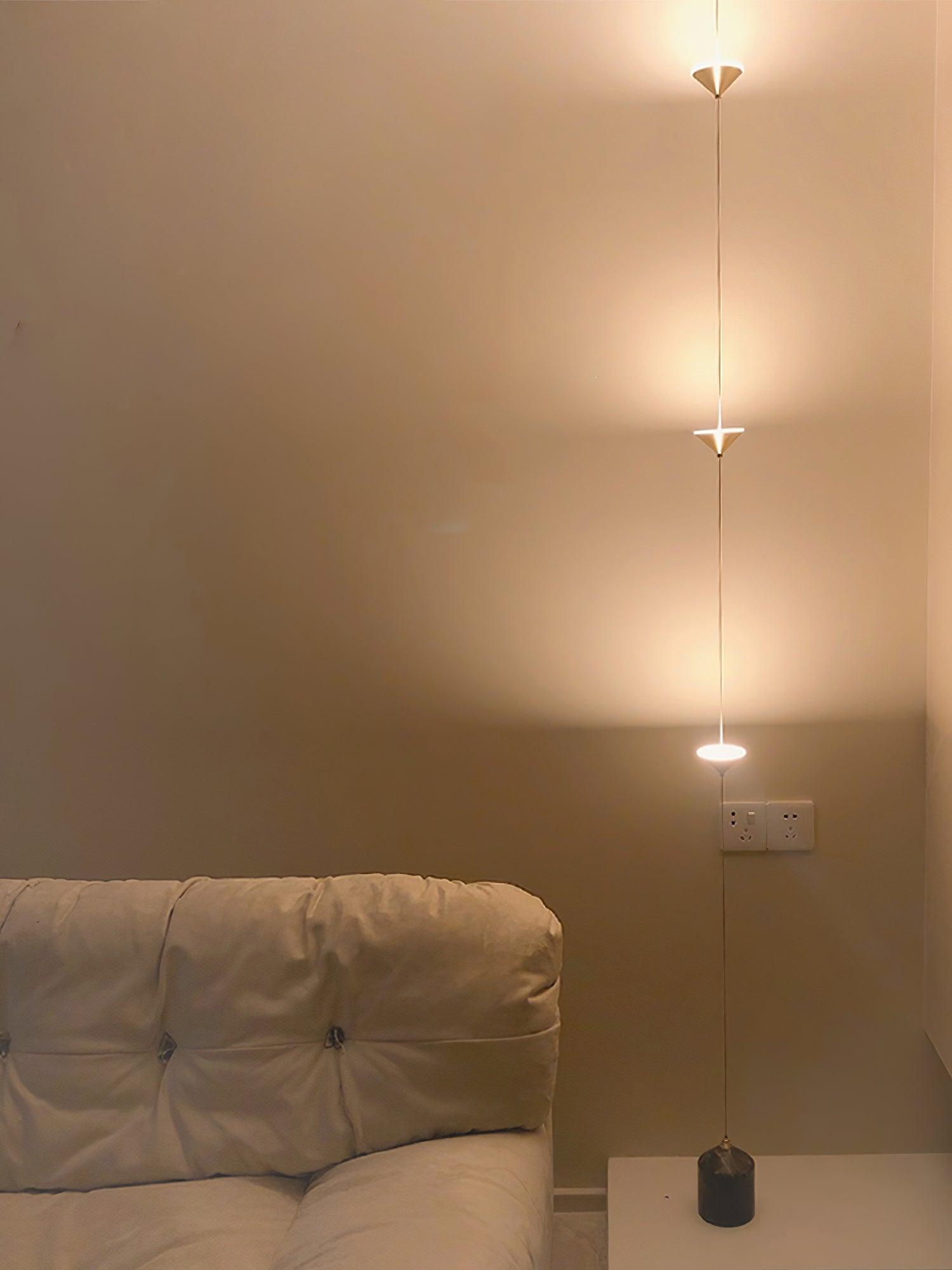 Lampadaire linéaire Marinico
