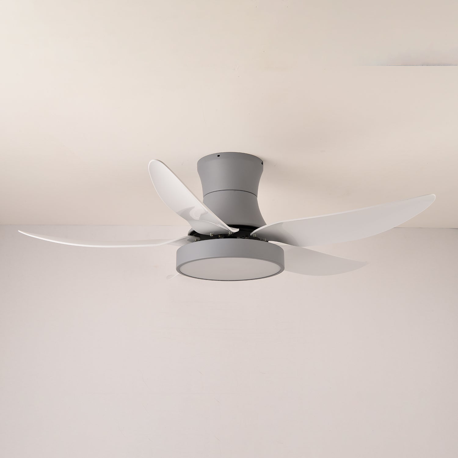 Plafonnier ventilateur moderne Veerira