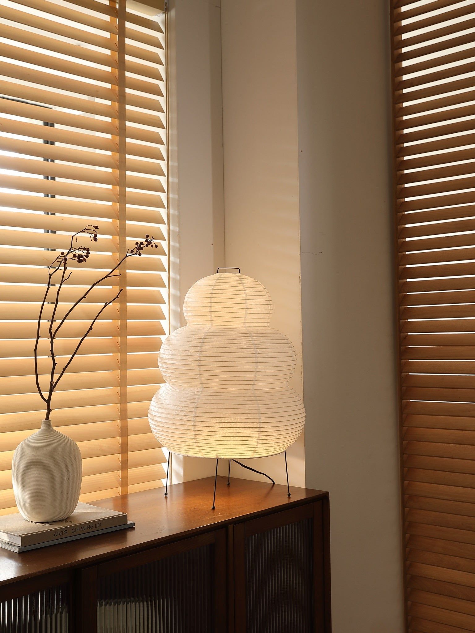 Lampe de table japonaise Pélvionalis