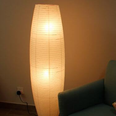 Lampadaire minimaliste Denella