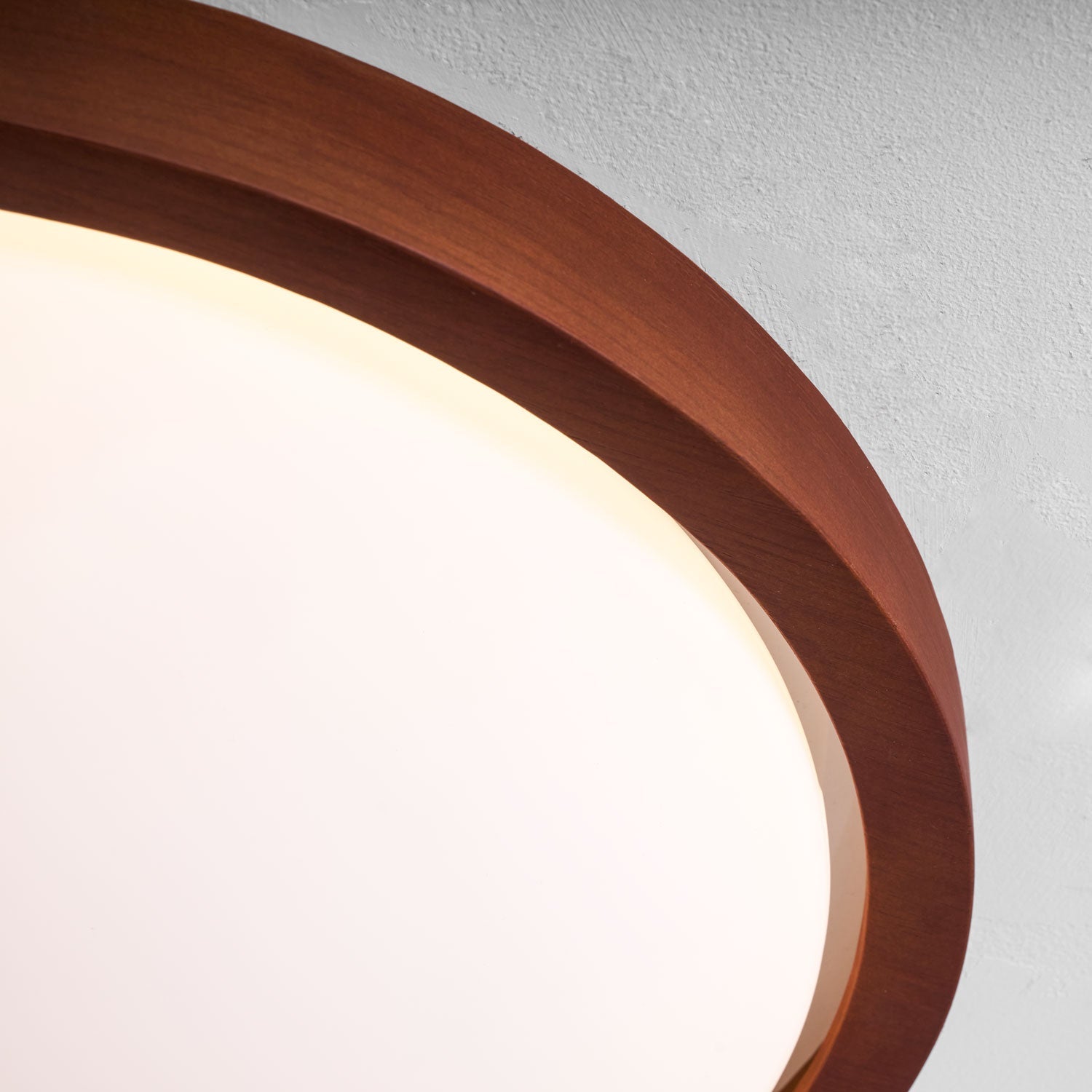 Plafonnier minimaliste Navravina