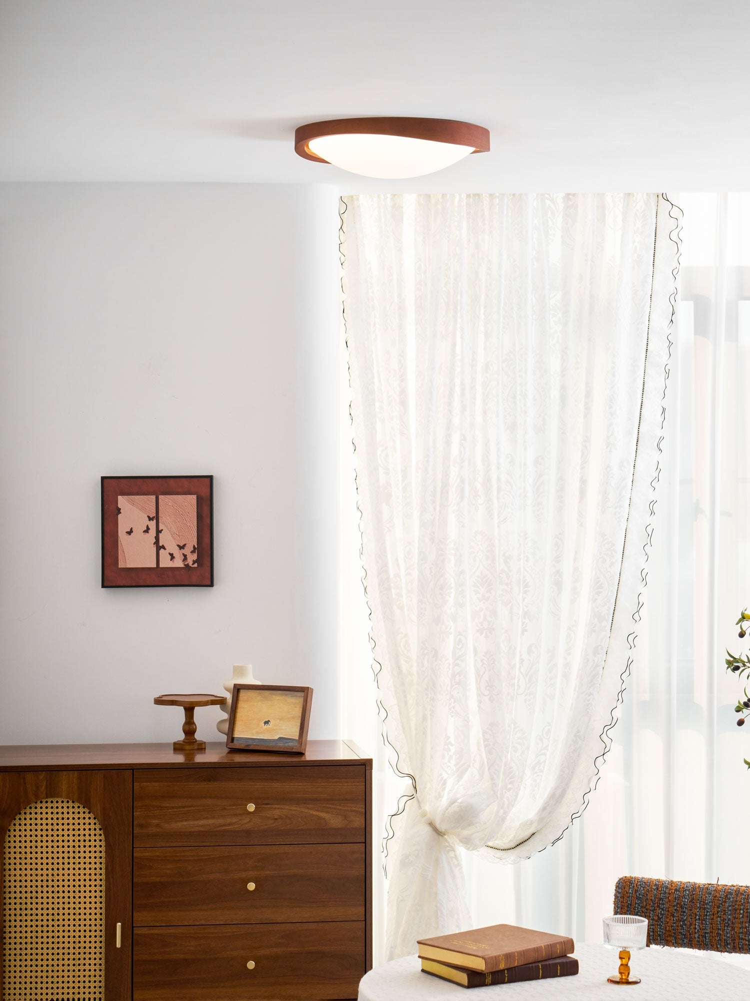 Plafonnier minimaliste Navravina