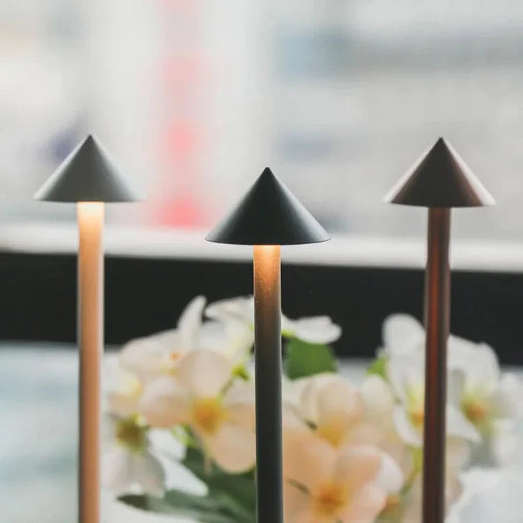 Lampe de table conique Jaellea
