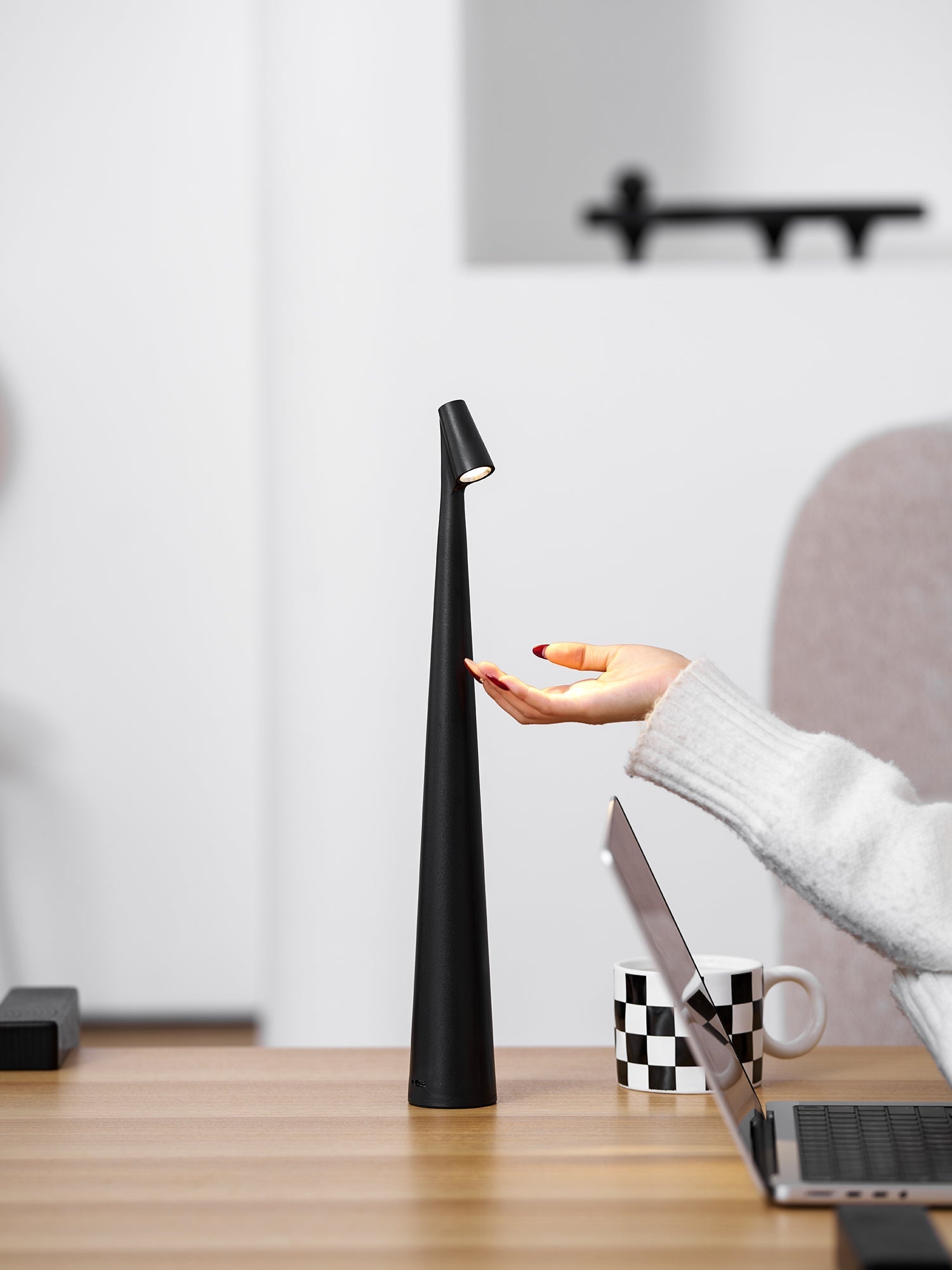 Lampe de table fine Seion