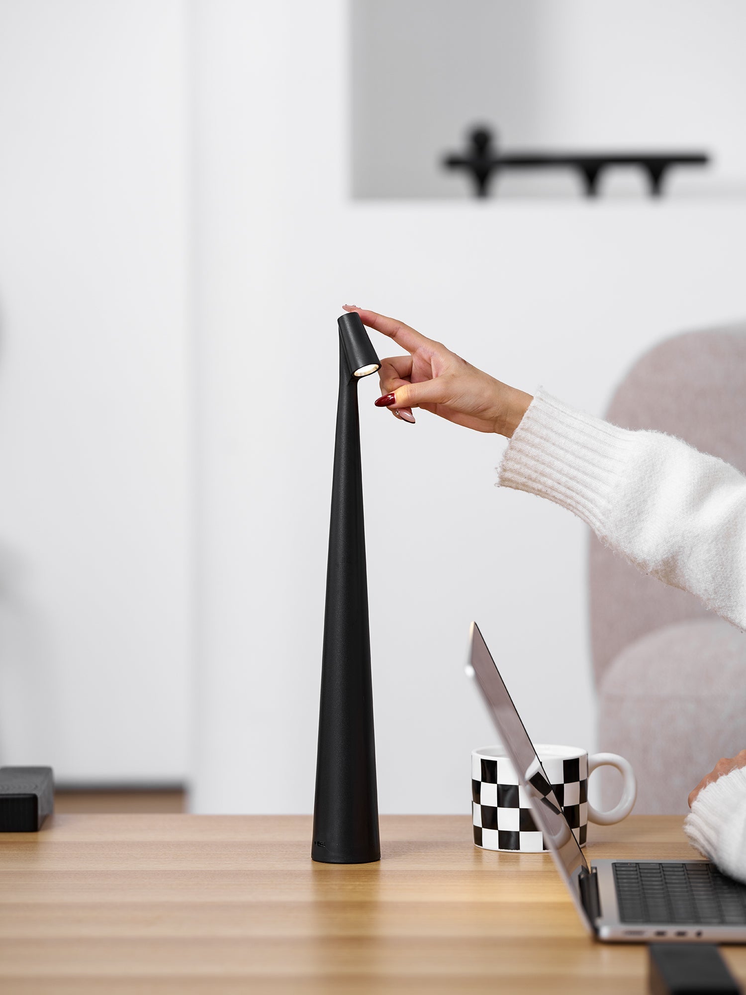 Lampe de table fine Seion