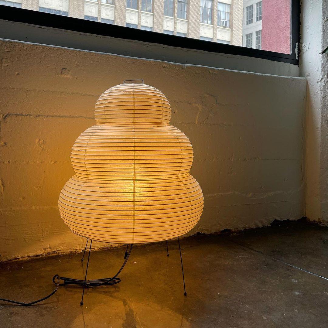 Lampe de table japonaise Pélvionalis