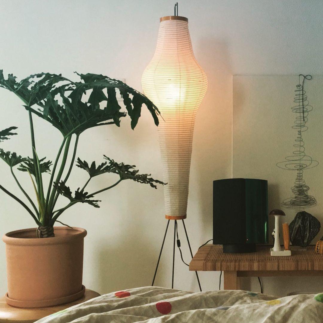 Lampadaire sculptural Taellella