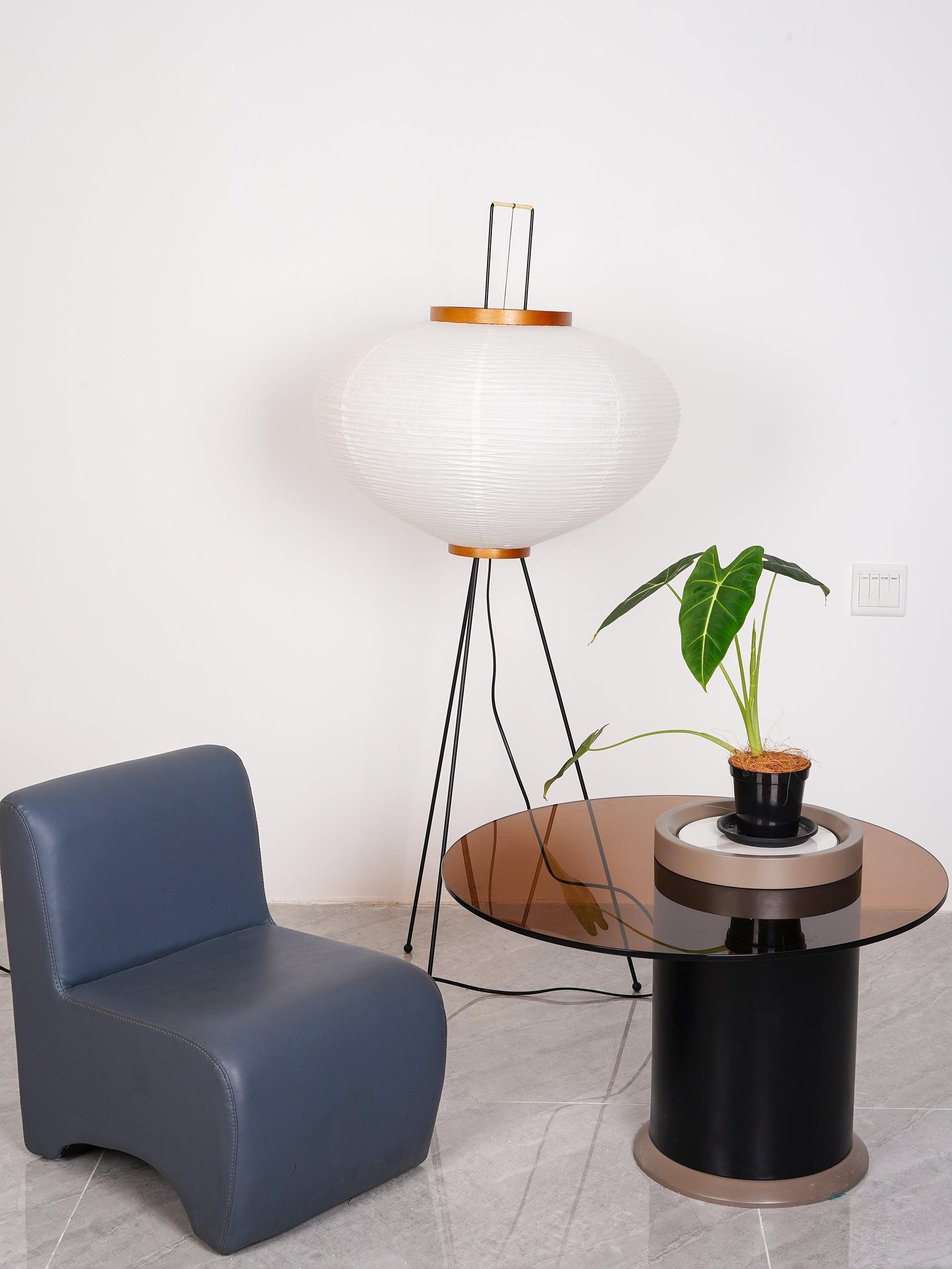 Lampadaire sculptural Taellella