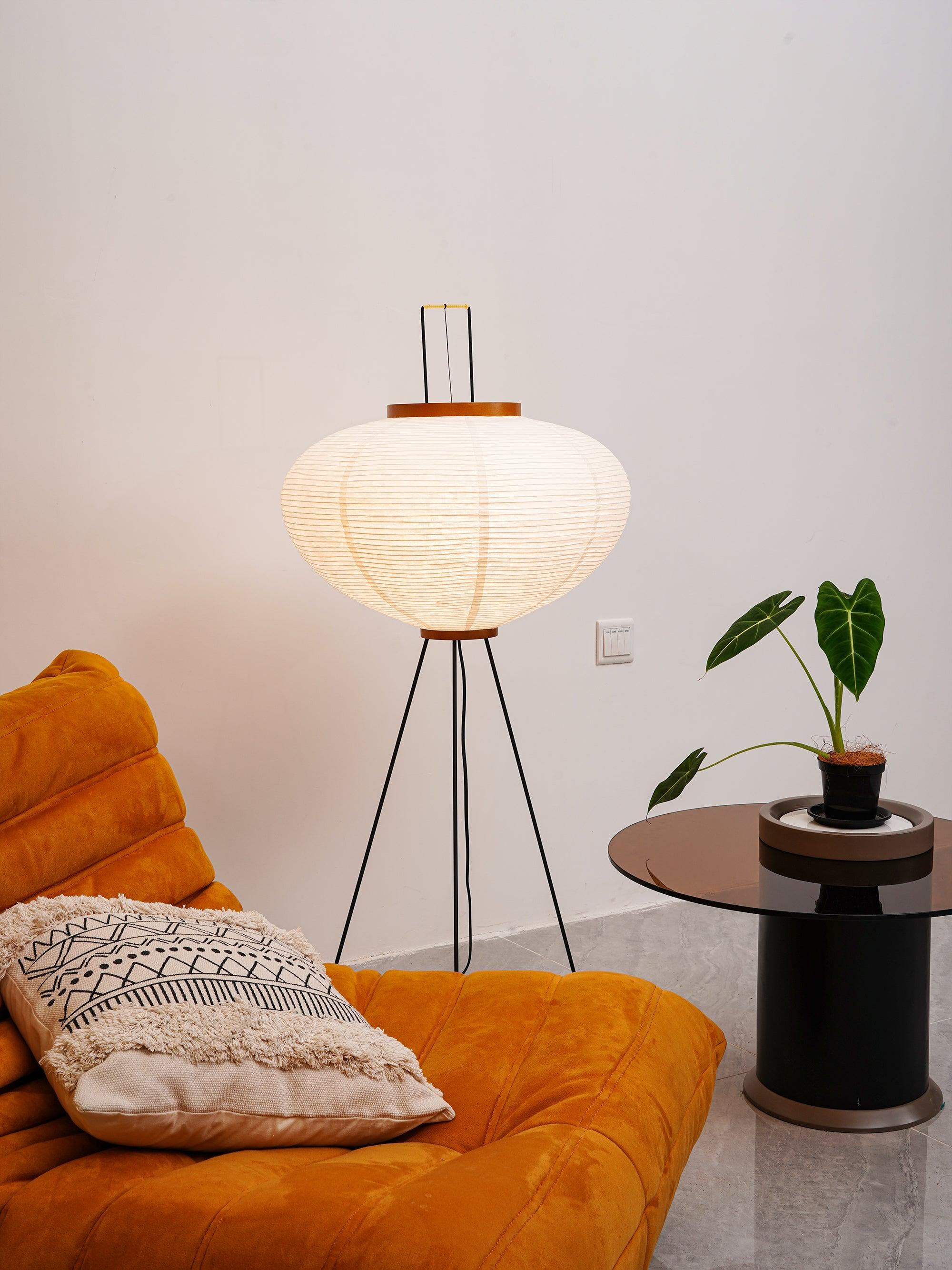 Lampadaire sculptural Taellella