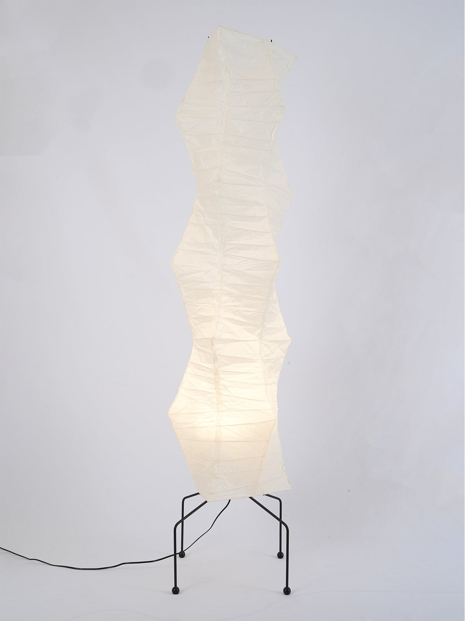 Lampadaire sculptural Taellella