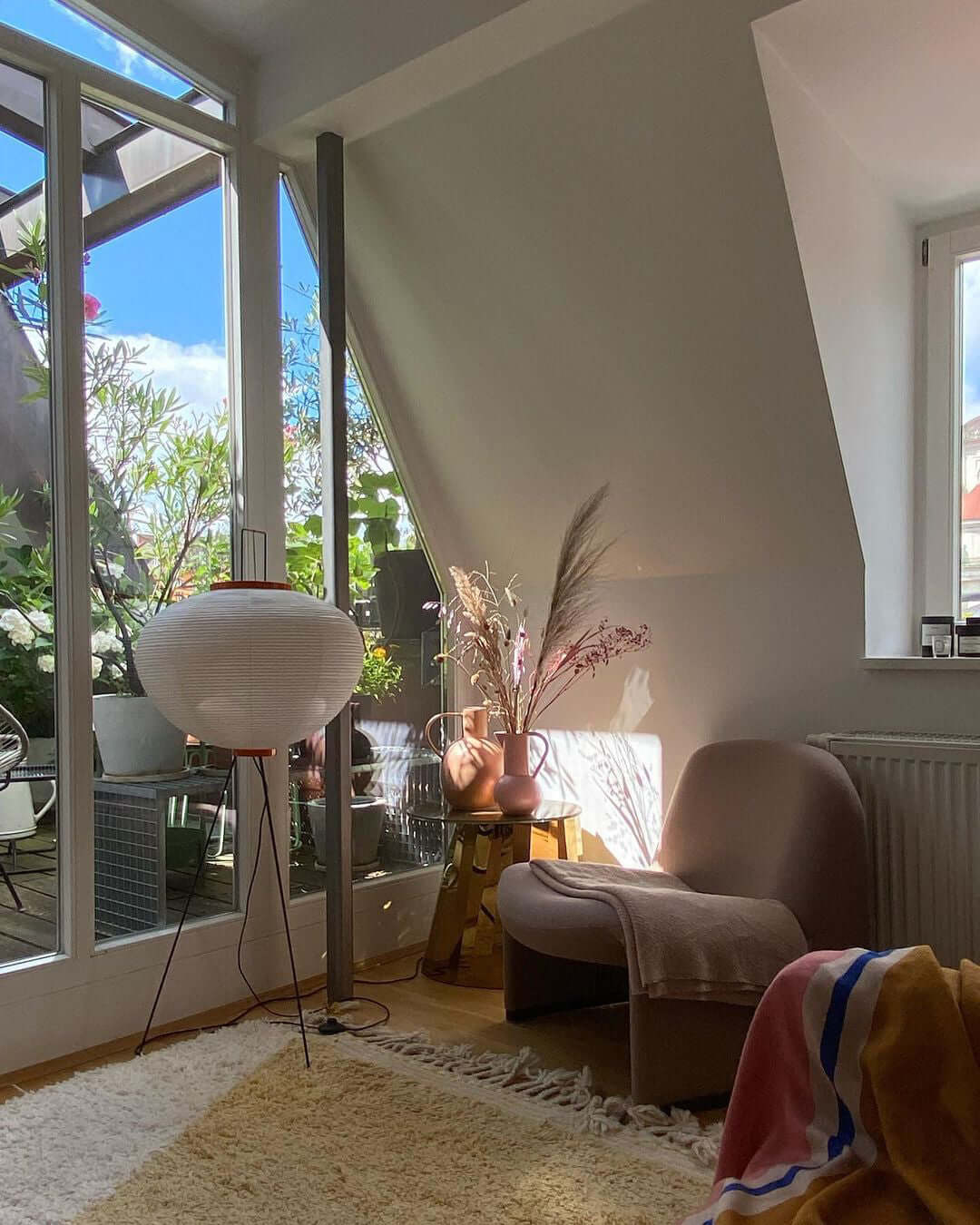 Lampadaire sculptural Taellella