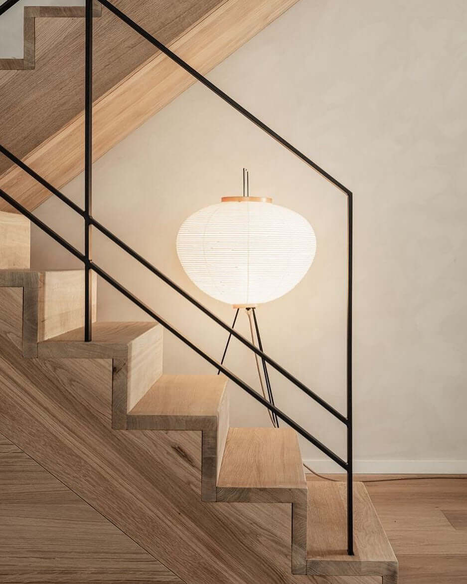 Lampadaire sculptural Taellella