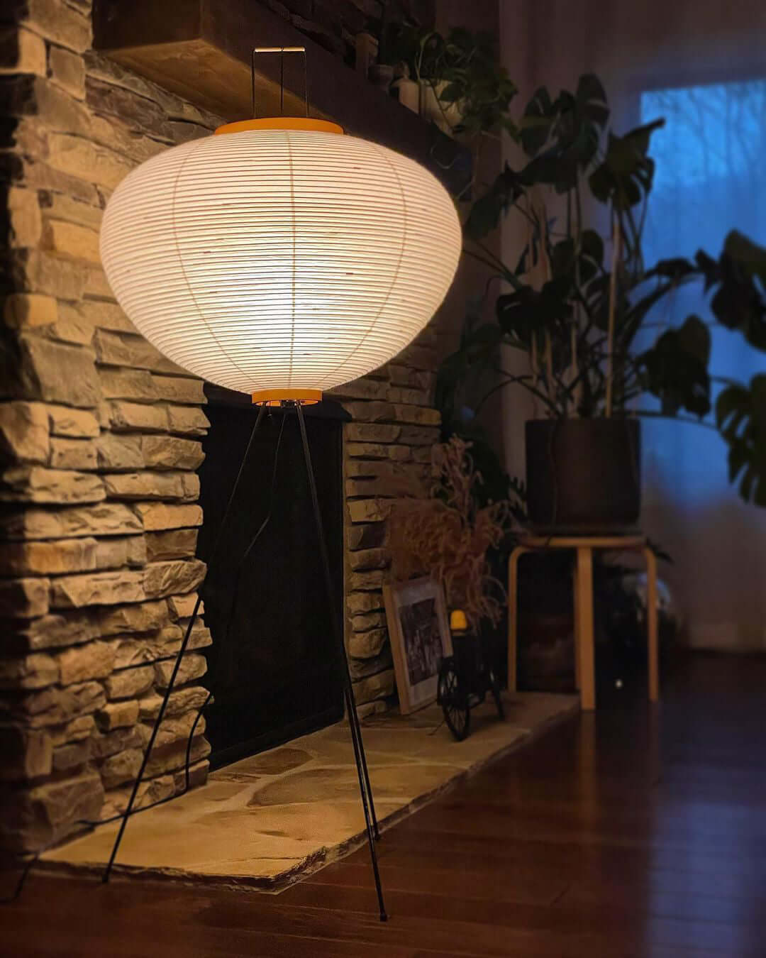 Lampadaire sculptural Taellella
