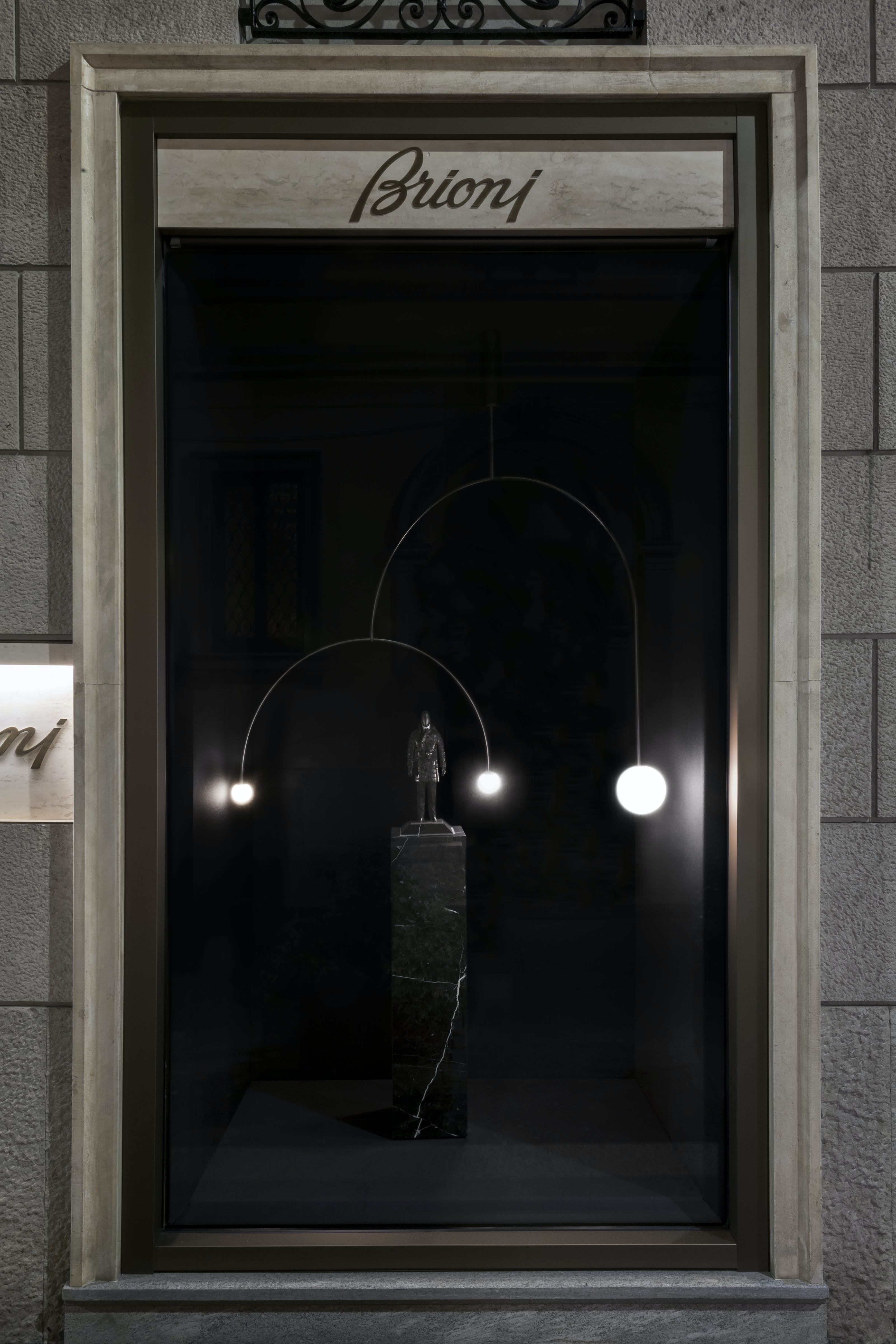 Lustre minimaliste Sezoveux