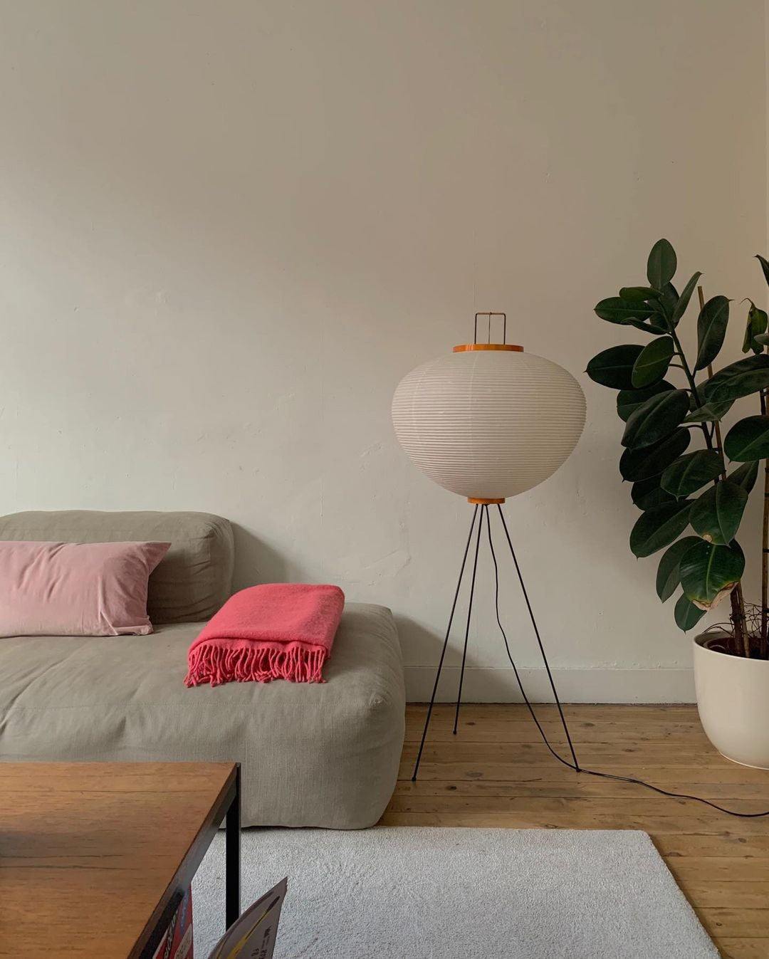 Lampadaire sculptural Taellella