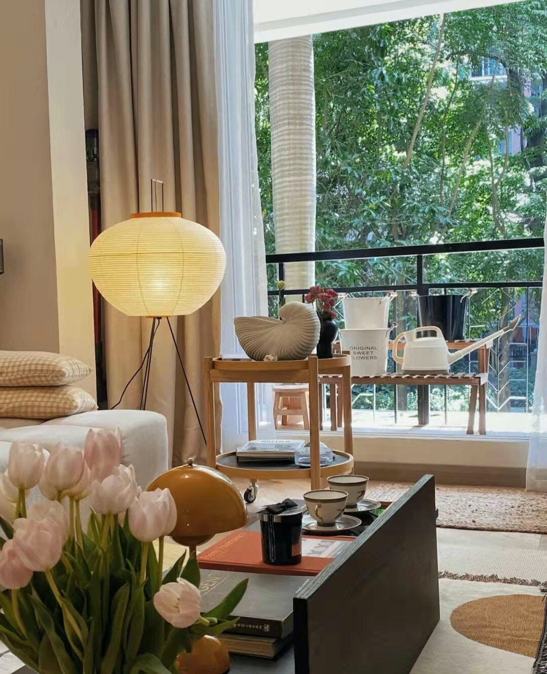 Lampadaire sculptural Taellella