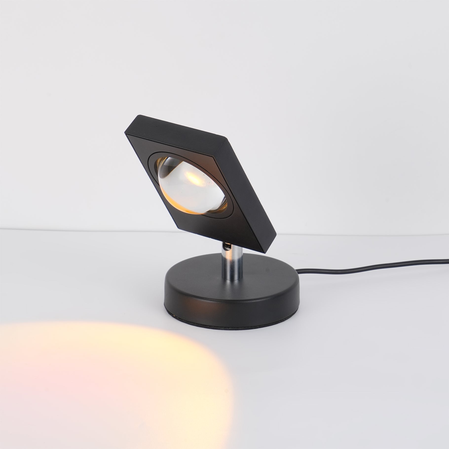 Lampe de table compacte Caanaris