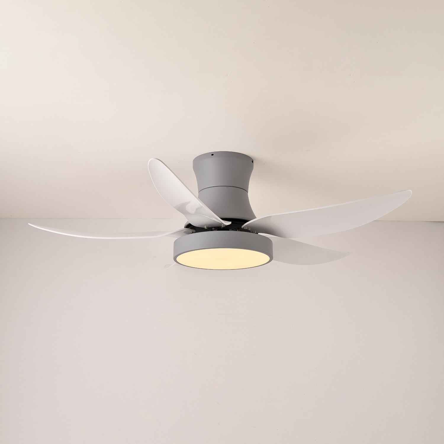Plafonnier ventilateur moderne Veerira